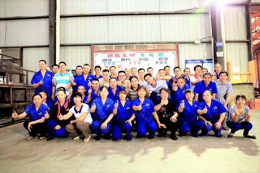 鑫佳盛：團(tuán)結(jié)一心，共創(chuàng)輝煌