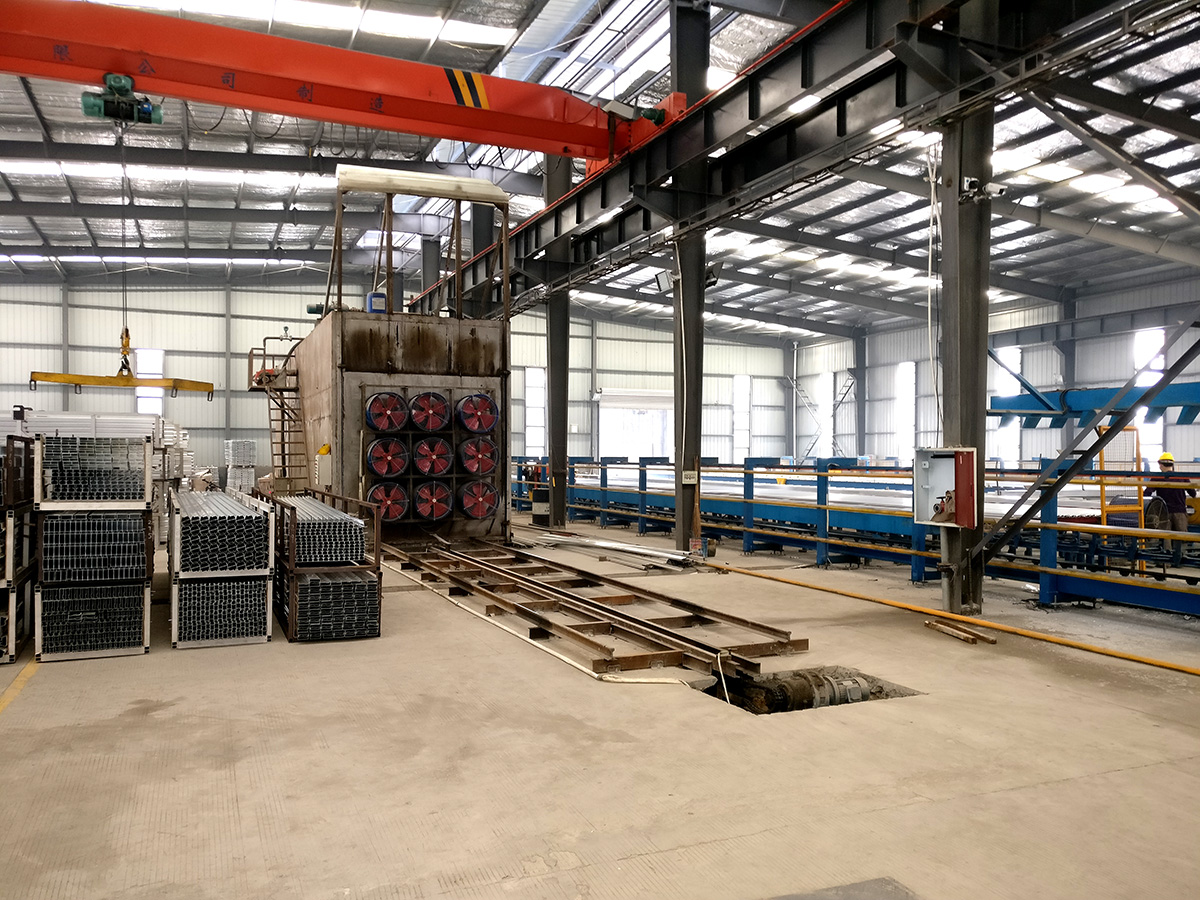 鑫佳盛鋁業(yè)擠壓車(chē)間