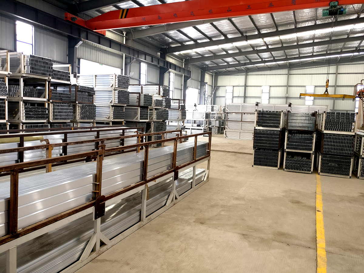 鑫佳盛鋁業(yè)擠壓車(chē)間