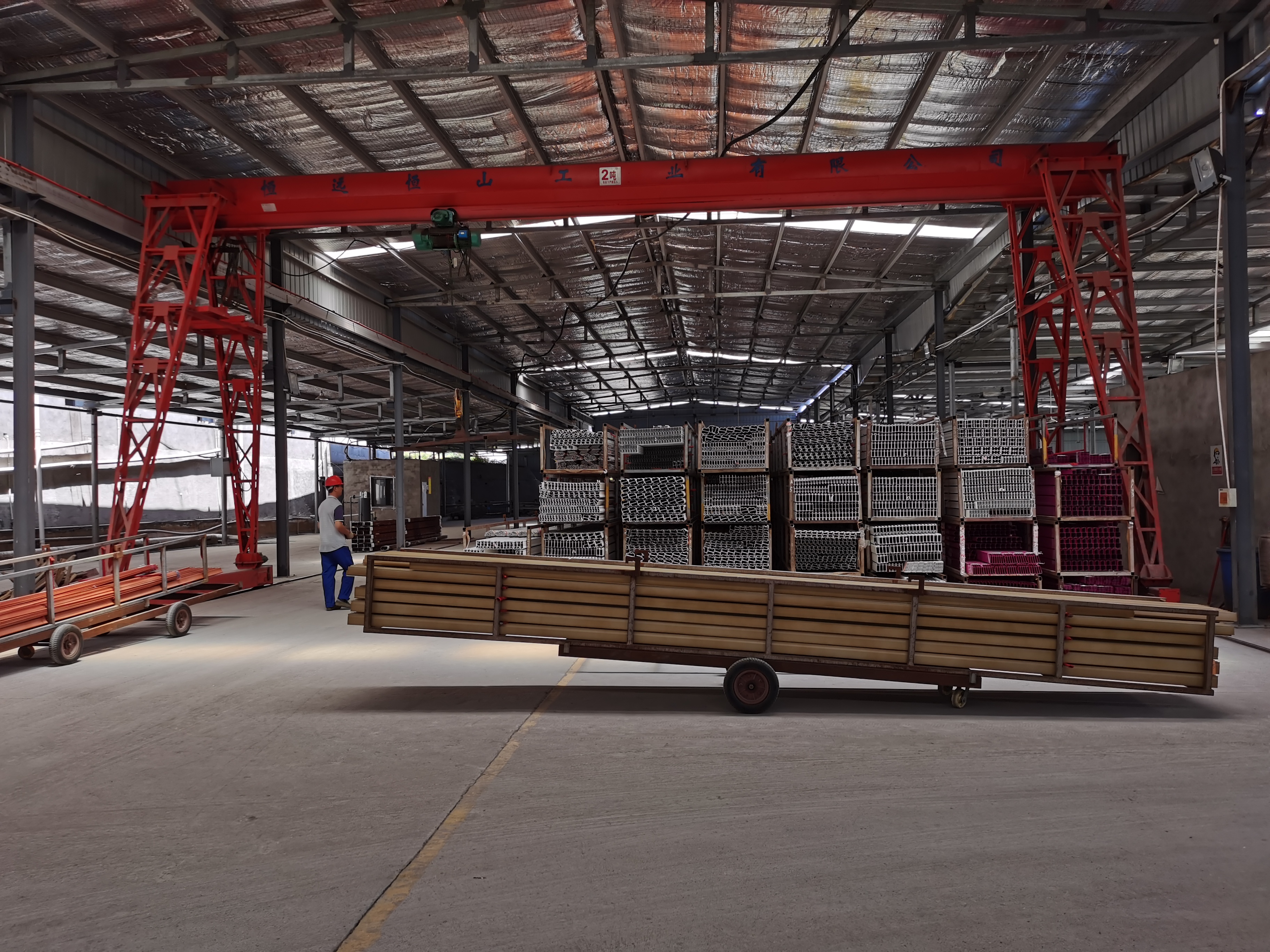 鑫佳盛鋁業(yè)中轉(zhuǎn)倉(cāng)