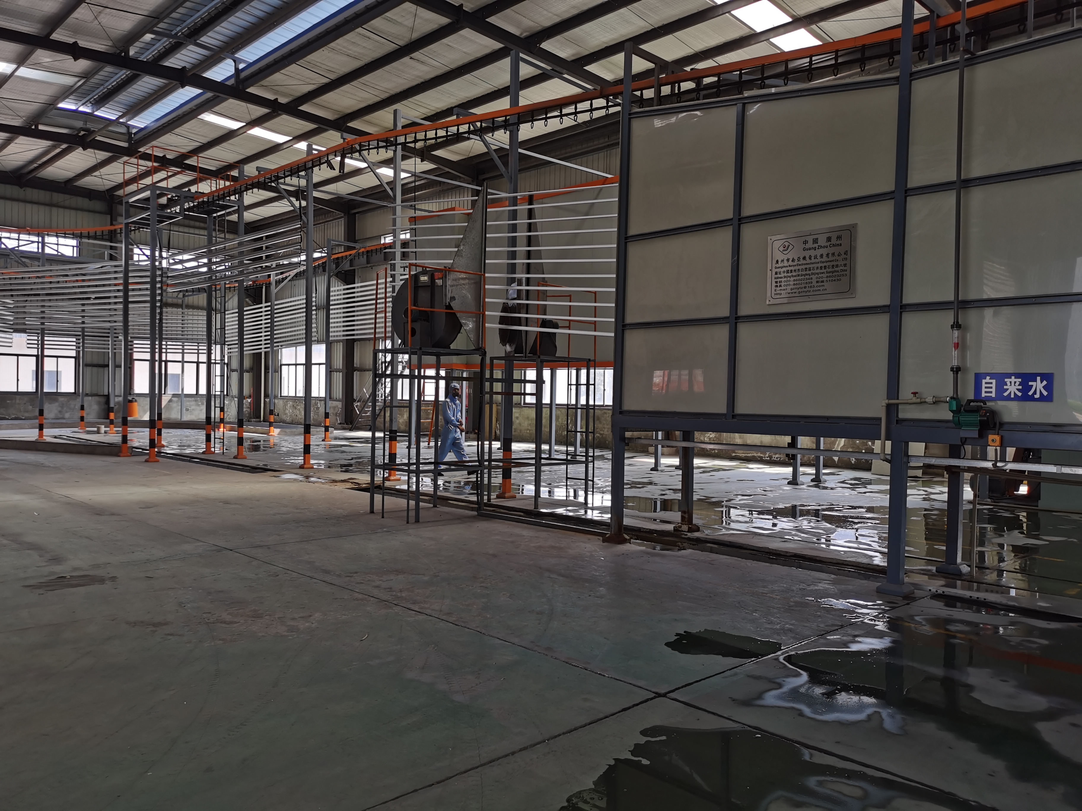 鑫佳盛鋁業(yè)噴涂三車間