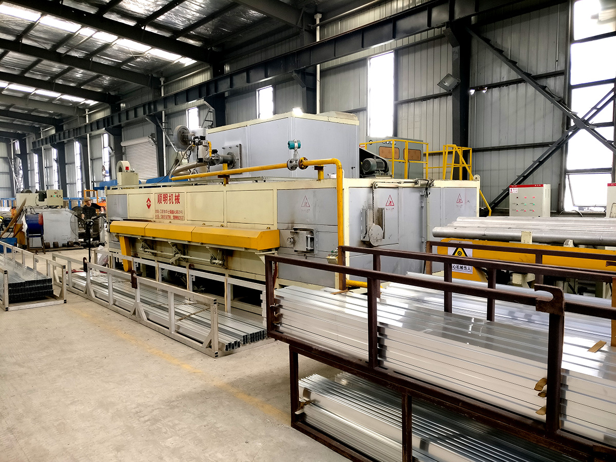 鑫佳盛鋁業(yè)擠壓車(chē)間